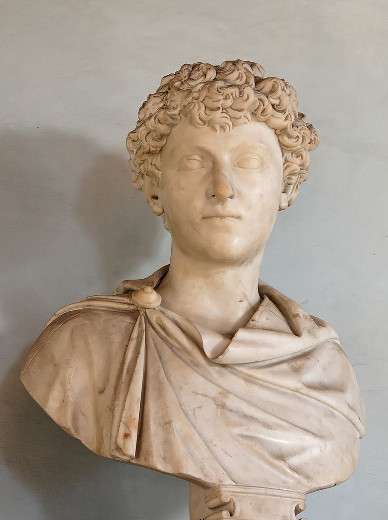 800px-Young_Marcus_Aurelius_Musei_Capitolini_MC450.jpg