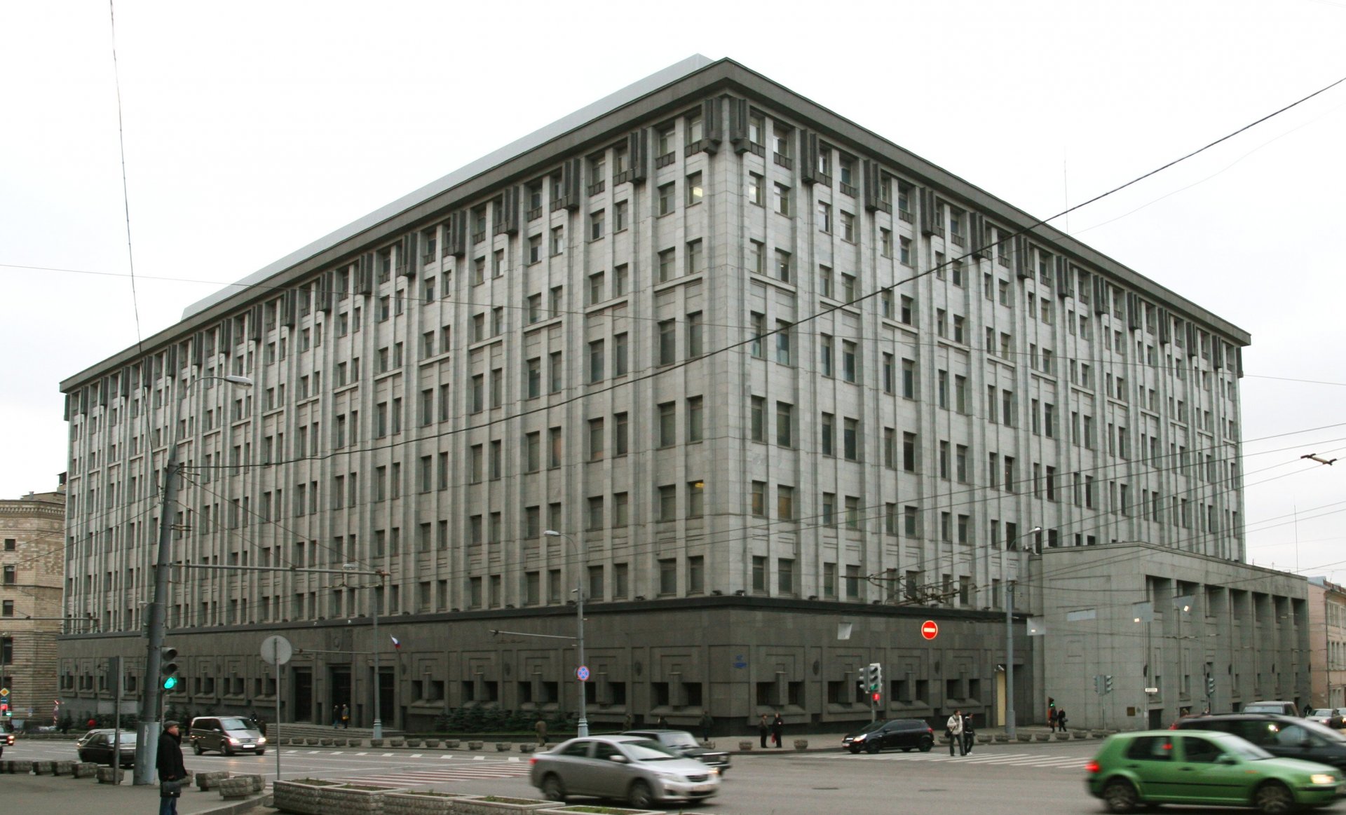 82 нов кгбMoscow_Kuznetsky_Most_Street_24.jpg