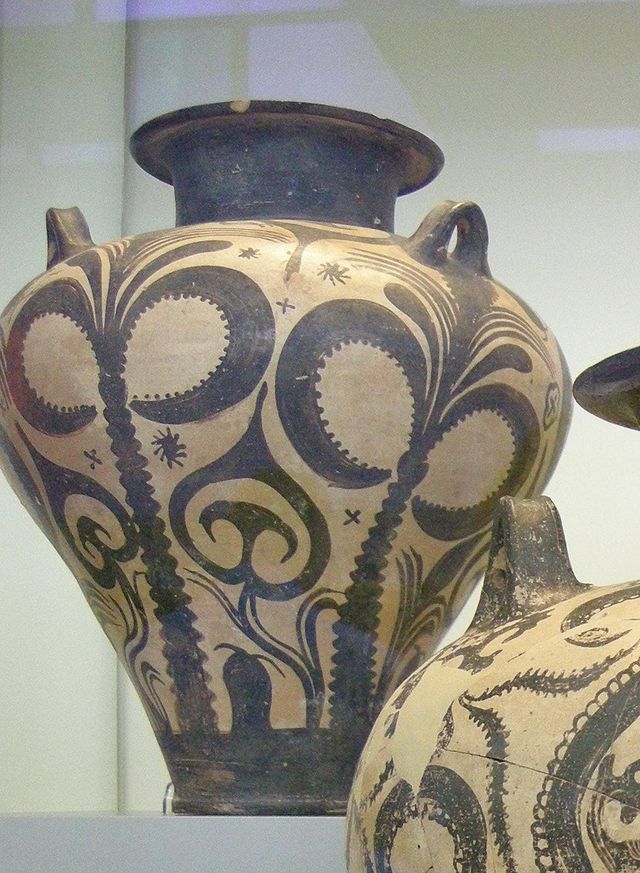 Ancient_Greek_pottery_(NAMA_7107).JPG