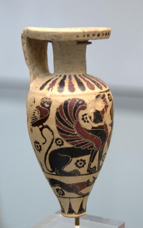 Aryballos_sphinxes_owls_Staatliche_Antikensammlungen.jpg