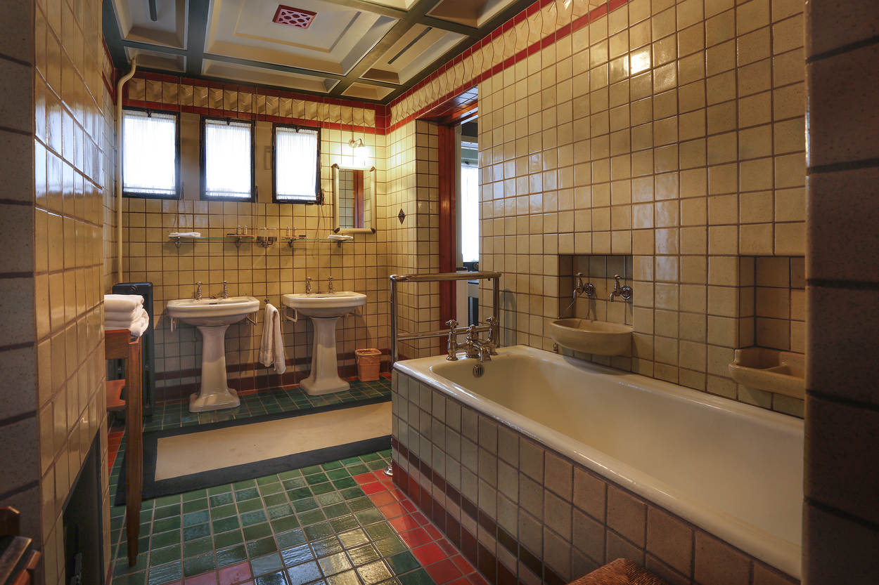badkamer-in-jachthuis-st-hubertus_fotograaf_rob_acket.jpg