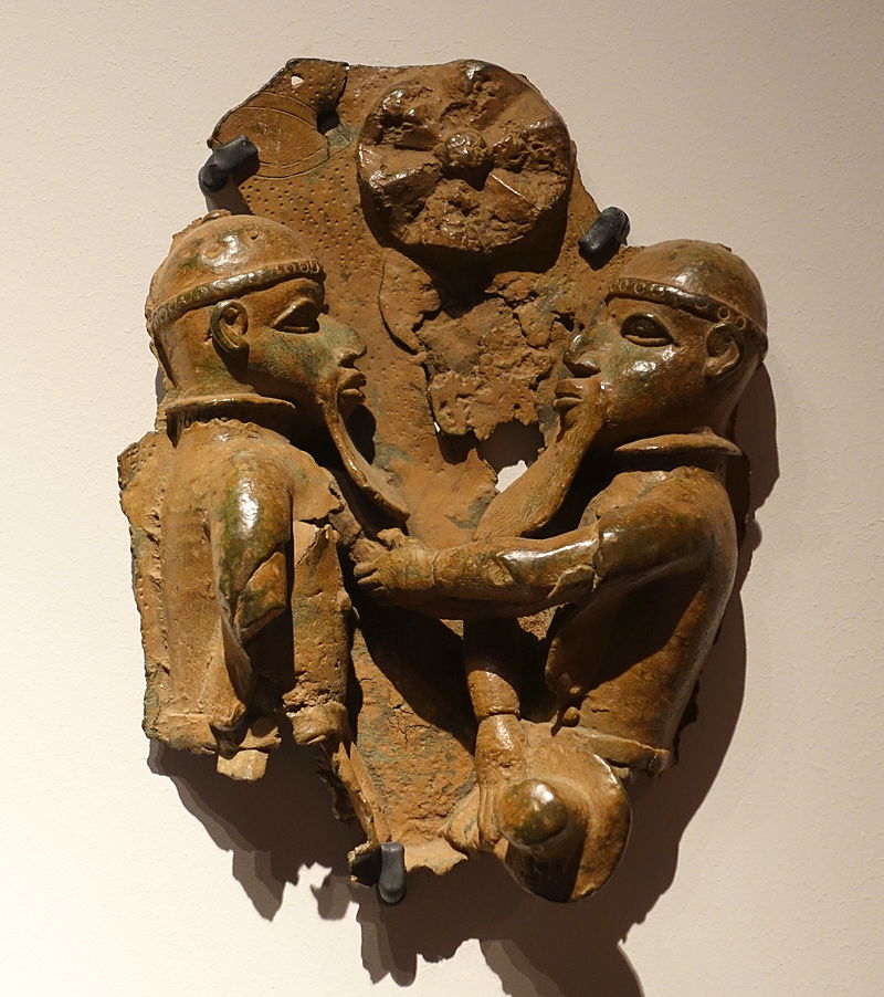Benin_plaque_in_the_Ethnological_Museum,_Berlin_-_003.JPG