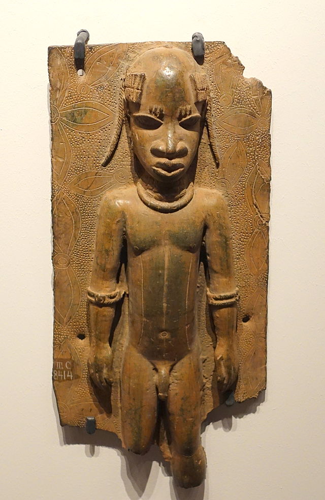 Benin_plaque_in_the_Ethnological_Museum,_Berlin_-_037.JPG