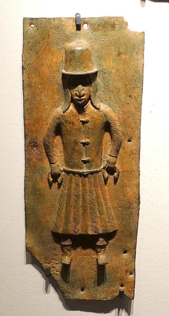 Benin_plaque_in_the_Ethnological_Museum,_Berlin_-_042.JPG