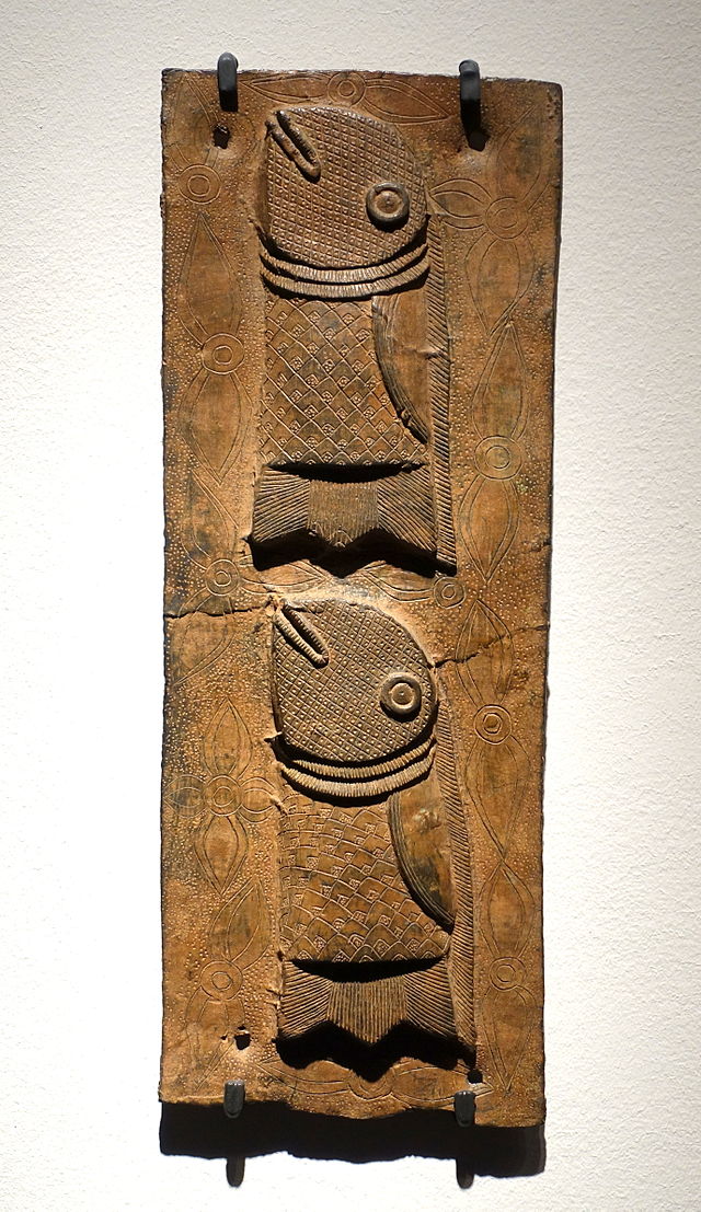 Benin_plaque_in_the_Ethnological_Museum,_Berlin_-_057.JPG