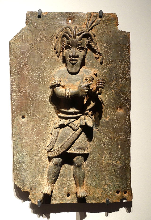 Benin_plaque_in_the_Ethnological_Museum,_Berlin_-_075.JPG
