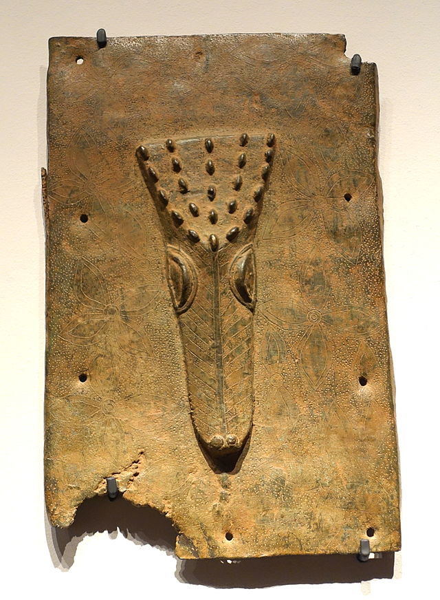 Benin_plaque_in_the_Ethnological_Museum,_Berlin_-_082.JPG