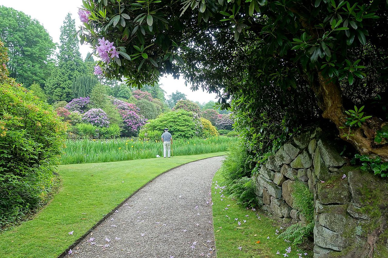 Biddulph_Grange_Garden_-_Staffordshire,_England_-_DSC09110.jpg