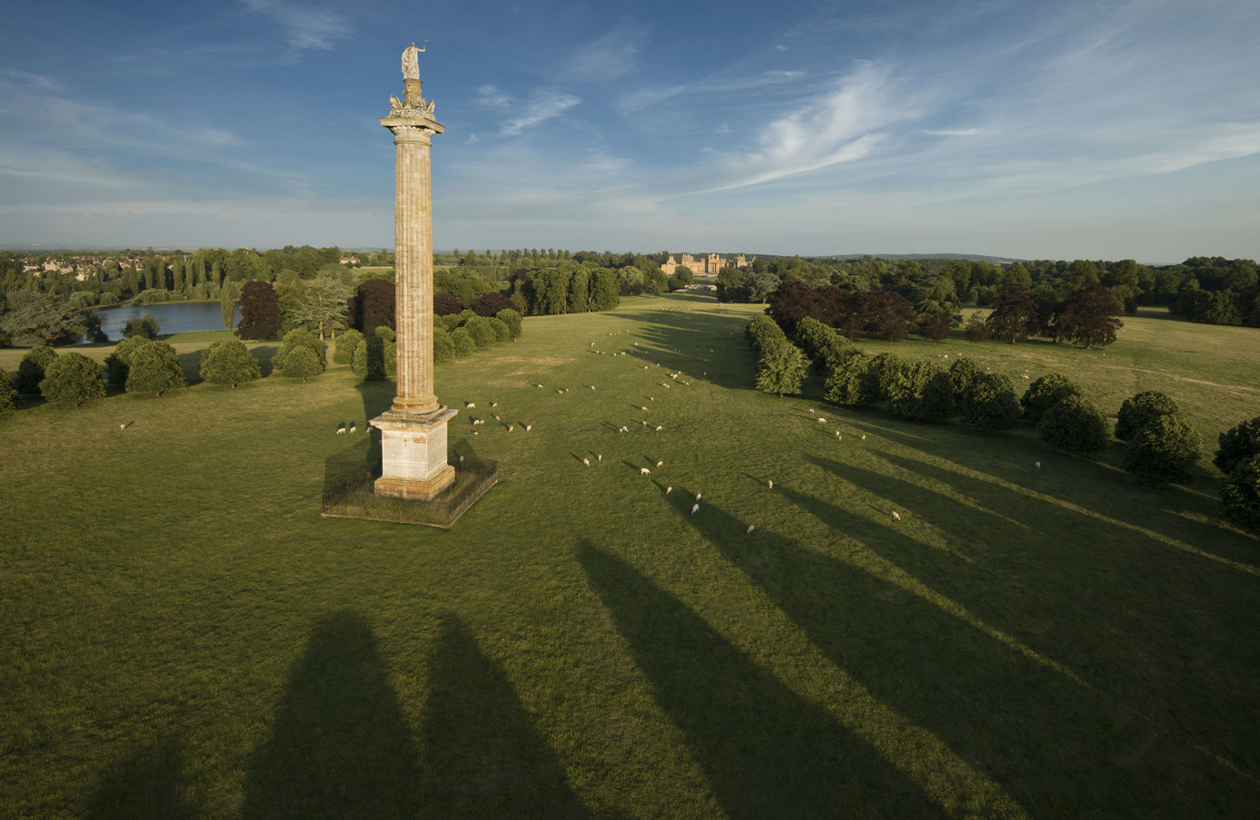 Blenheim Palace Column of Victoryа.jpg