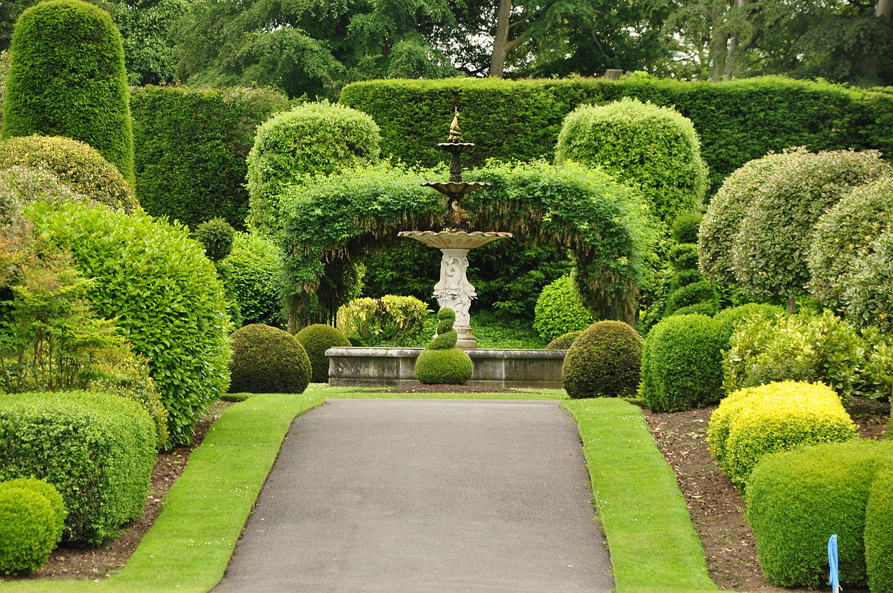 Brodsworth_Hall_gardens_(9042).jpg