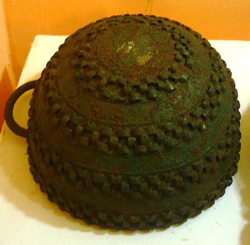 Bronze_pot,_Igbo-Ukwu,_9th_century.JPG