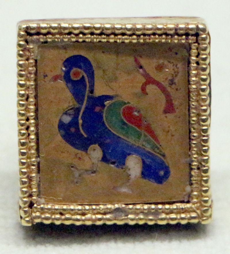 Cividale,_piazza_po,_650-660_ca.,_guarnizione_-reliquiario_in_oro_e_smalti.jpg