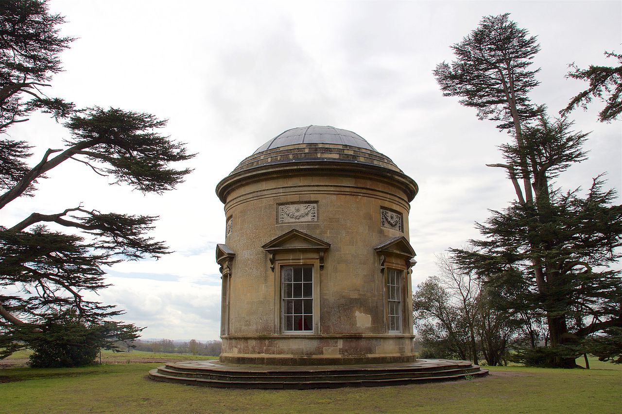 Croome_Court_Rotunda,_2016_002.jpg