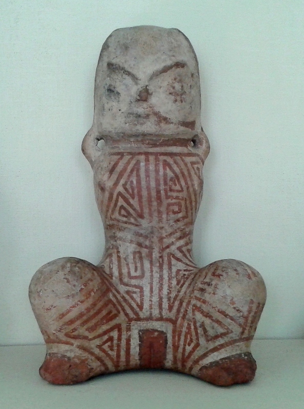 Cultura_Marajoara_-_Estatueta_feminina_oca_em_forma_de_falo_01.jpg