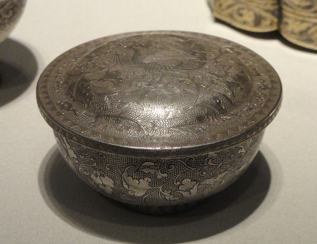 Cup_with_cover,_pid_Tang_dynasty,_late_7th-early_8th_century_AD,_.JPG