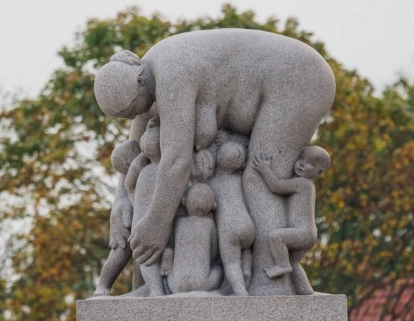 depositphotos_165048206-stock-photo-statues-in-vigeland-park-in.jpg