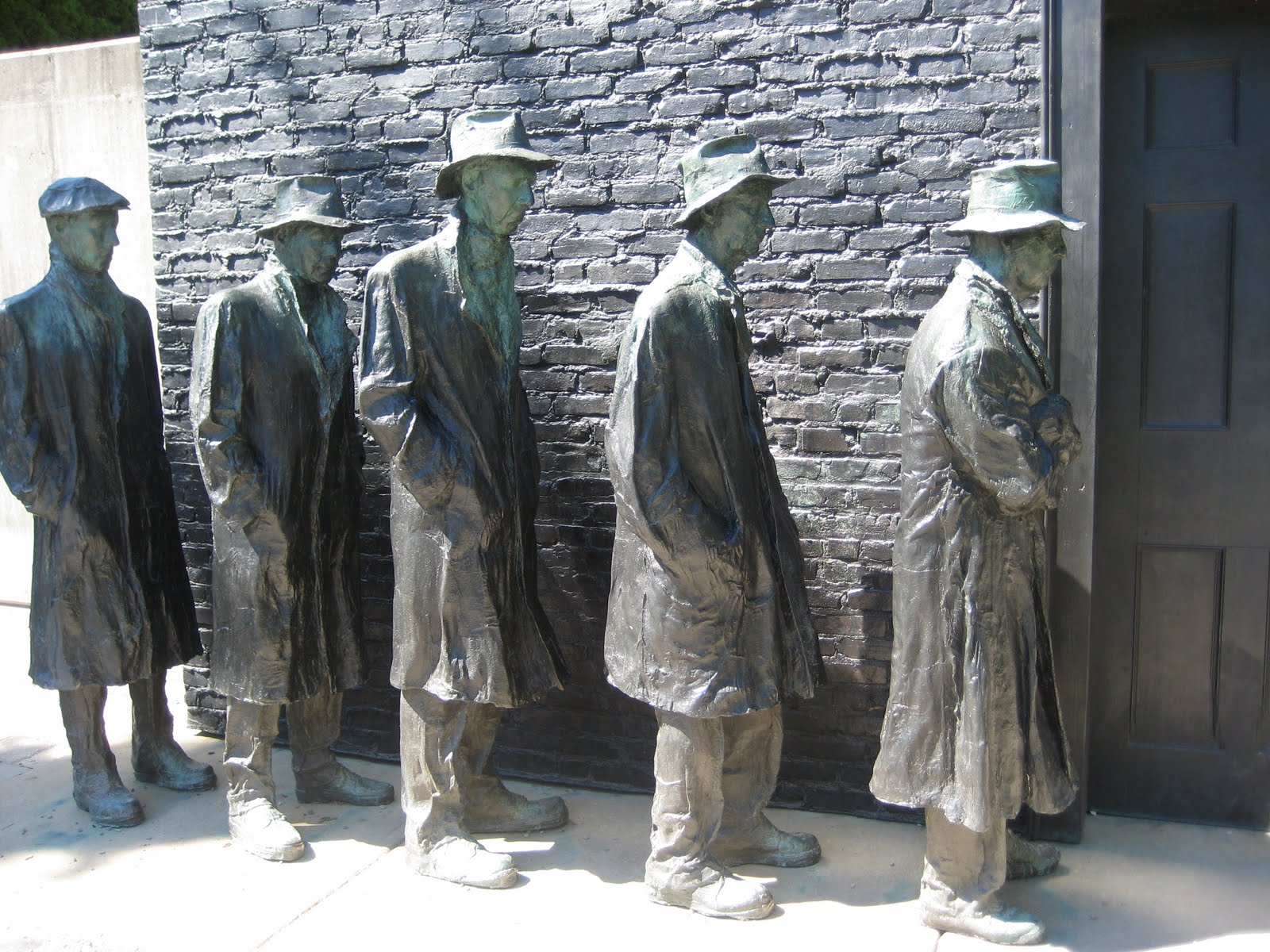 depression-bread-line-1999.jpg