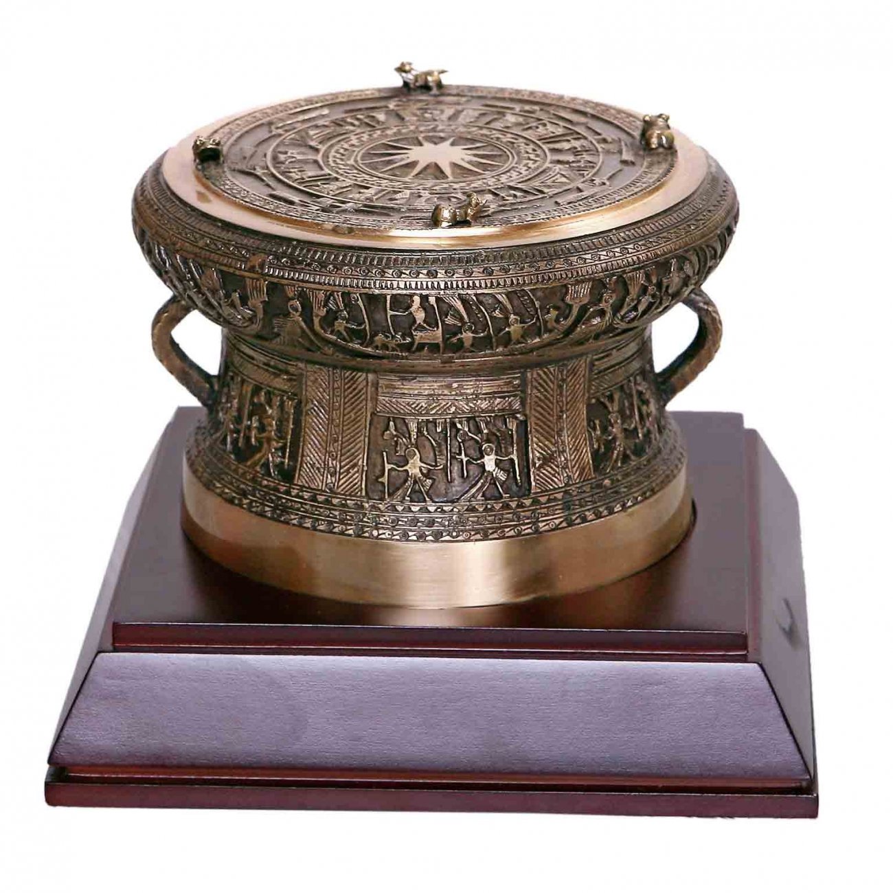 Dong_Son_Bronze_Drum.jpg