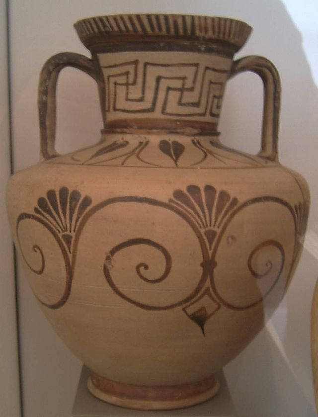 East_grek_Fikellura_neck_amphora_Antikensammlung_Berlin_2.jpg
