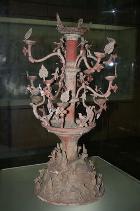 Eastern_Han_pottery_chandelier.JPG