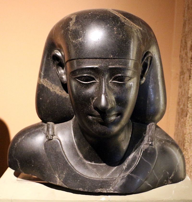 Epoca_tarda,_XXVII_dinastia,_statua_di_principe_frammentaria,_525-359_ac_ca.JPG