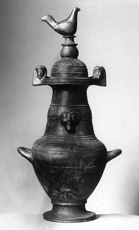 Etruscan_-_Hydria_with_Lid_-_Walters_48436,_48437,_48438_-_Profile_Group.jpg