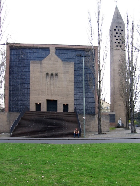 Fatima_Friedenskirche_Kassel_2006.jpg