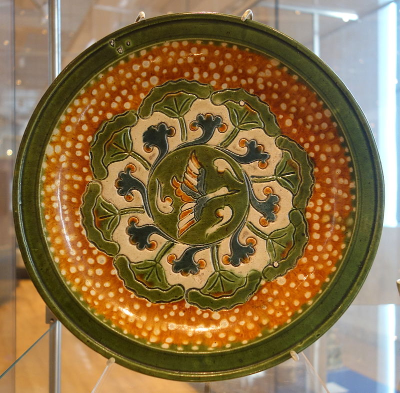Footed_tray,_China,_Tang_dynasty,_c._675-750,_glazed_earthenware_.JPG