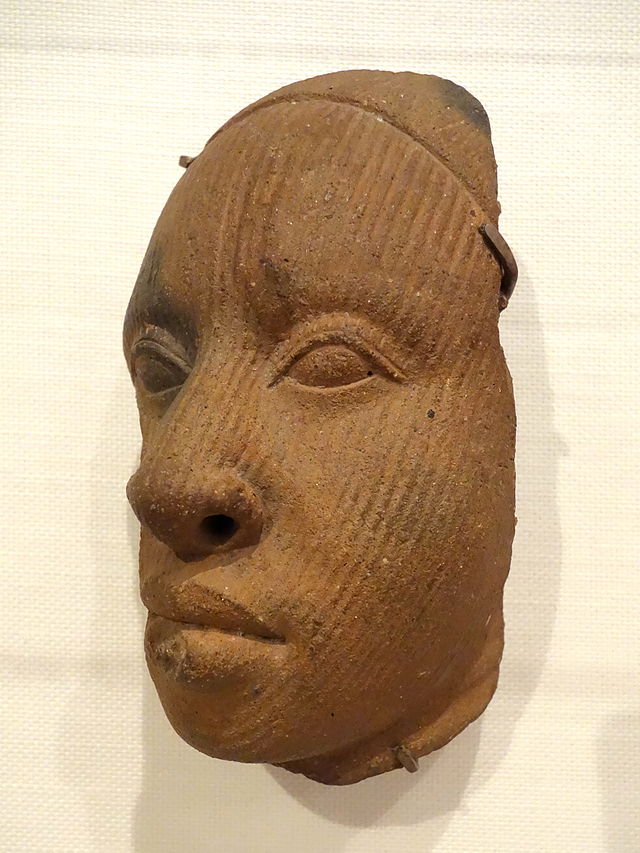 Fragment_of_a_head,_Yoruba,_Ife,_Osun_state,_Nigeria,_1100-1500_AD,_.JPG