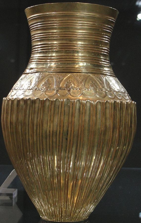 Golden_Amphora_Achaemenid_Empire_450-550BC.JPG