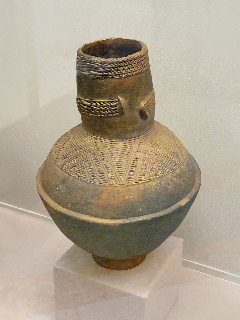 Grand_pot_en_terre_cuite_Luba-Musée_royal_de_l'Afrique_centrale.jpg