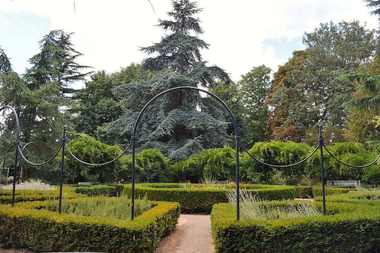 Gunnersbury_Park,_Italian_Garden нач 19 в.jpg