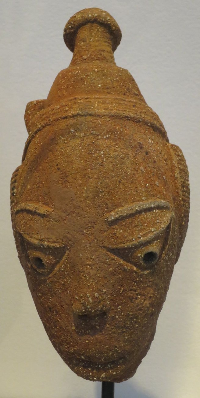 Head,_Nok_culture,_terracotta,_Honolulu_Museum_of_Art,_8349.1.JPG