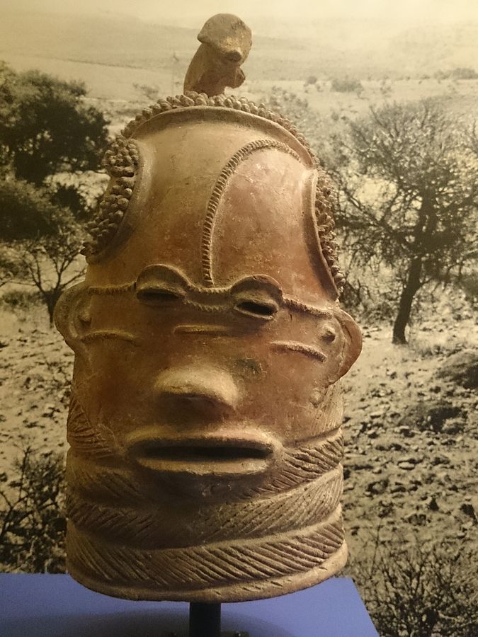 Iziko_Lydenburg_Heads_2.JPG