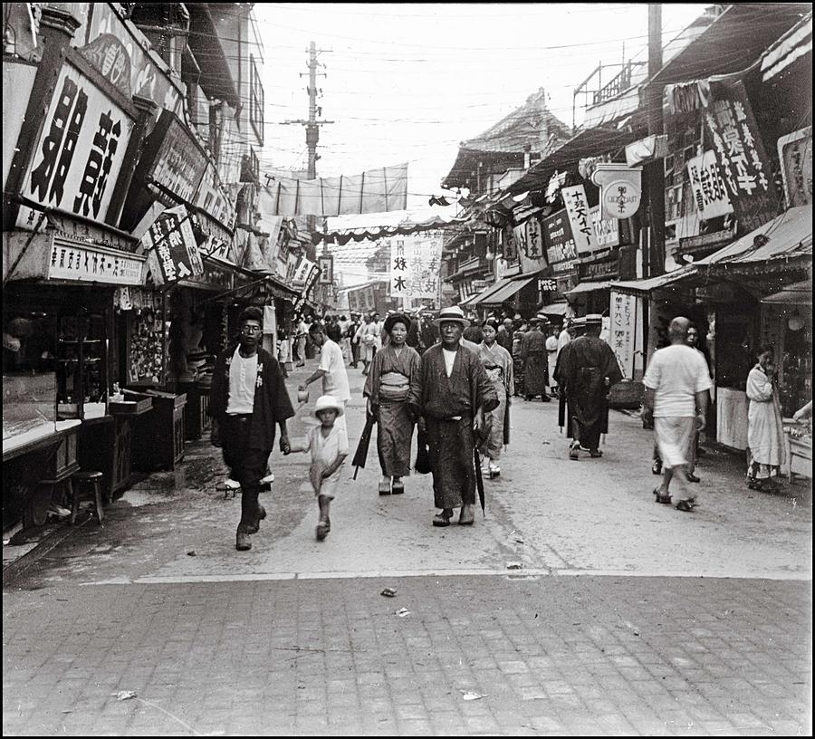 japan-tokyo-1920-celestial-images.jpg