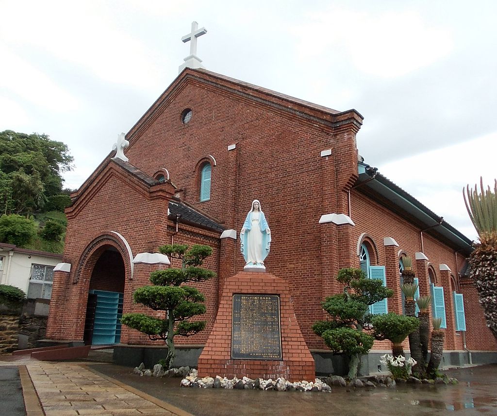 Kurosaki_Church_June2012_01.jpg