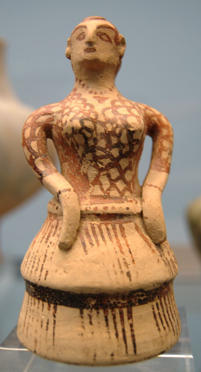 Lady_Cretan_costume_1400_BC_Staatliche_Antikensammlungen.jpg