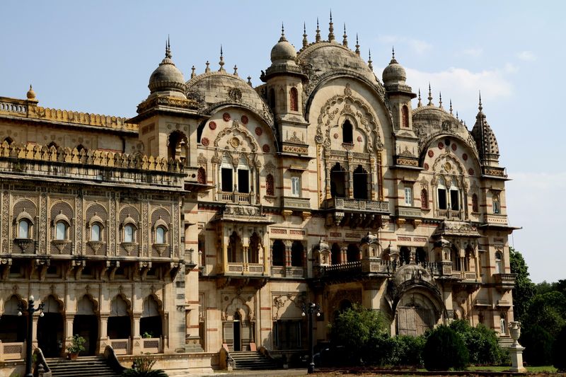 laxmi-vilas-palace-baroda-gujarat.jpg