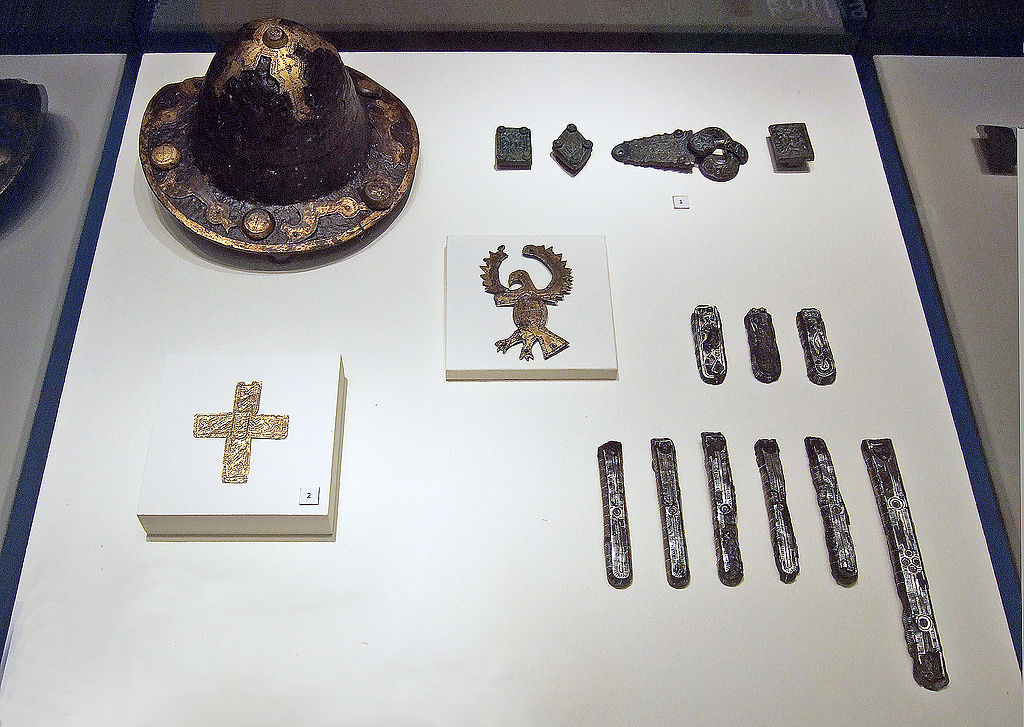 Lombard_warrior's_grave_of_Boffalora_d'Adda.jpg