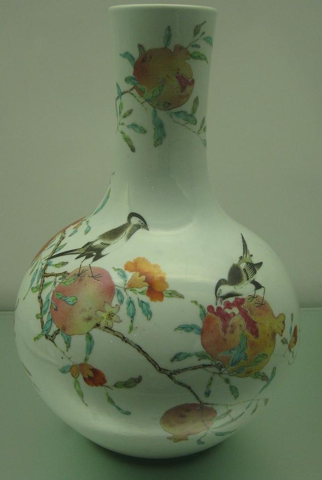 Magpies_and_Pomegranates_vase_IMG_5012.JPG