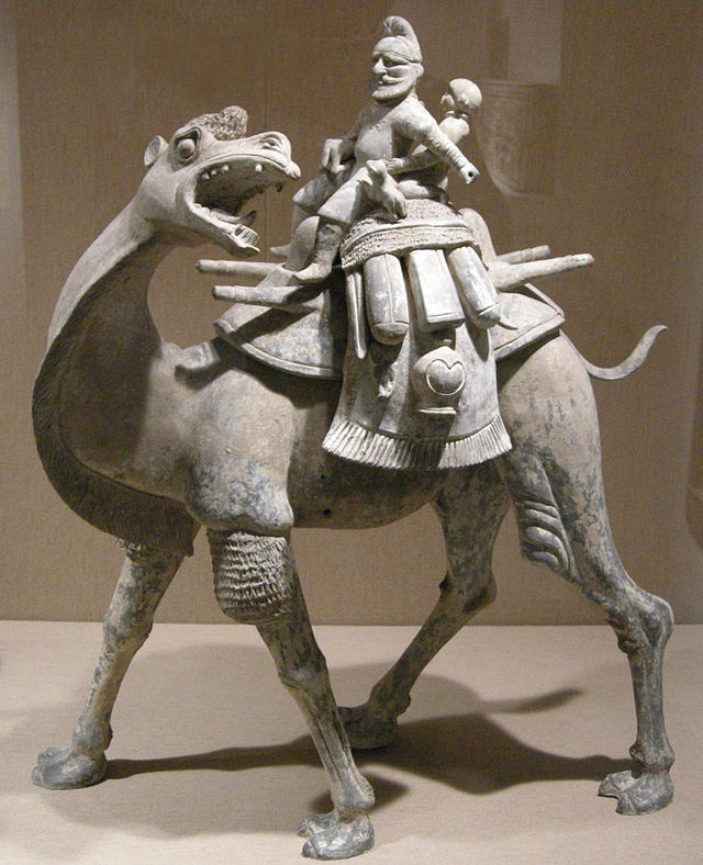 Met,_camel_and_rider,_tang_dynasty.JPG
