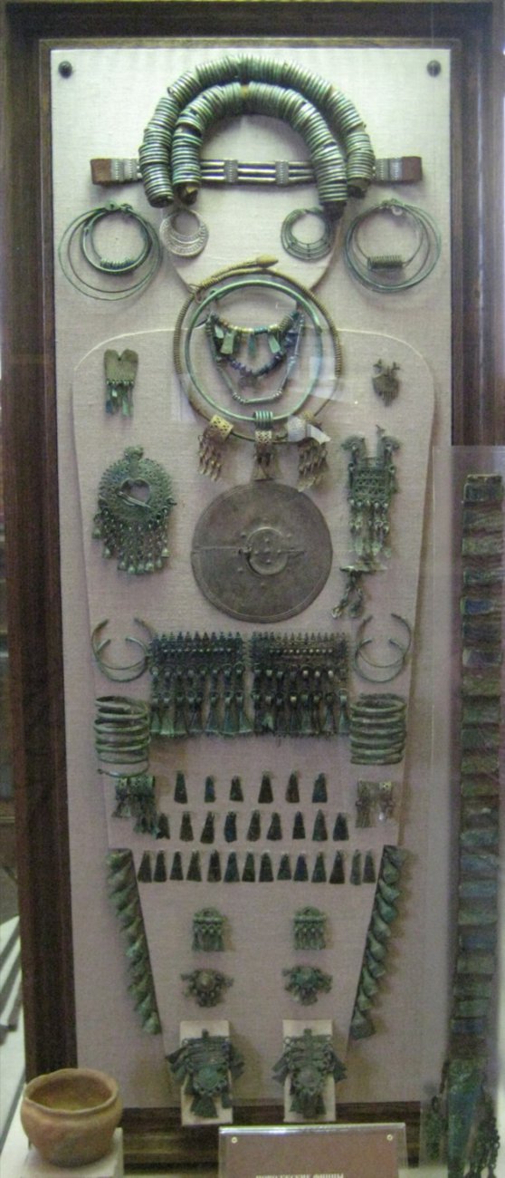 Muroma_jewels.jpg