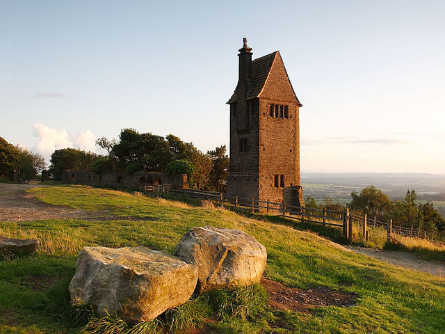 Pigeon_Tower_in_Rivington_-_geograph.org.uk_-_501205.jpg