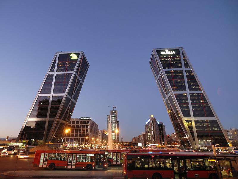 Plaza_de_Castilla_(Madrid)_06.jpg