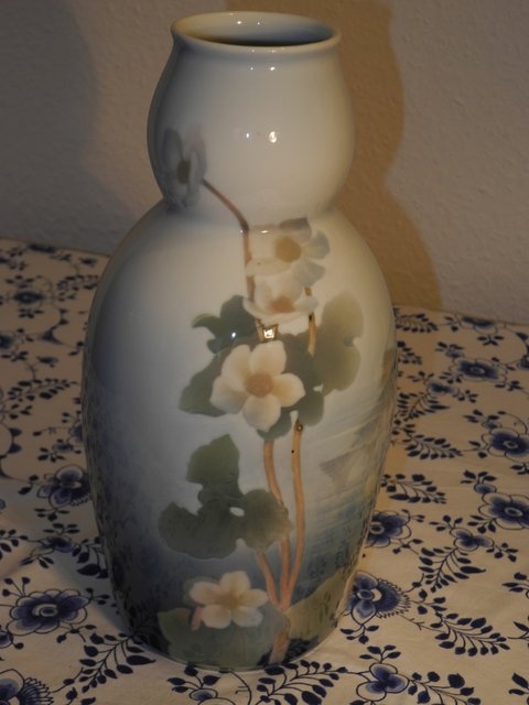 porsgrund_th_fish_vase_2_b.jpg