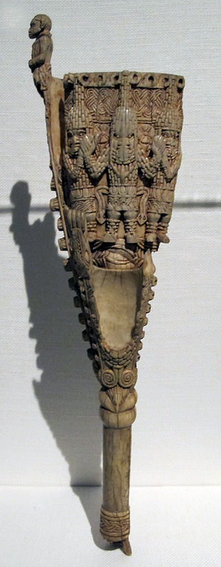 Regno_del_benin_(att._nigeria),_edo,_dopiia_campana_egogo,_avorio,_1500-1515_ca..JPG