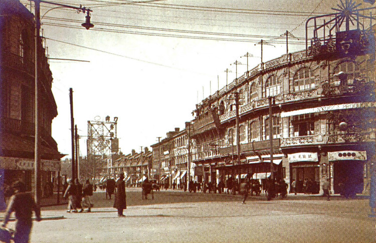 Shanghai_New_World_in_1918.jpg