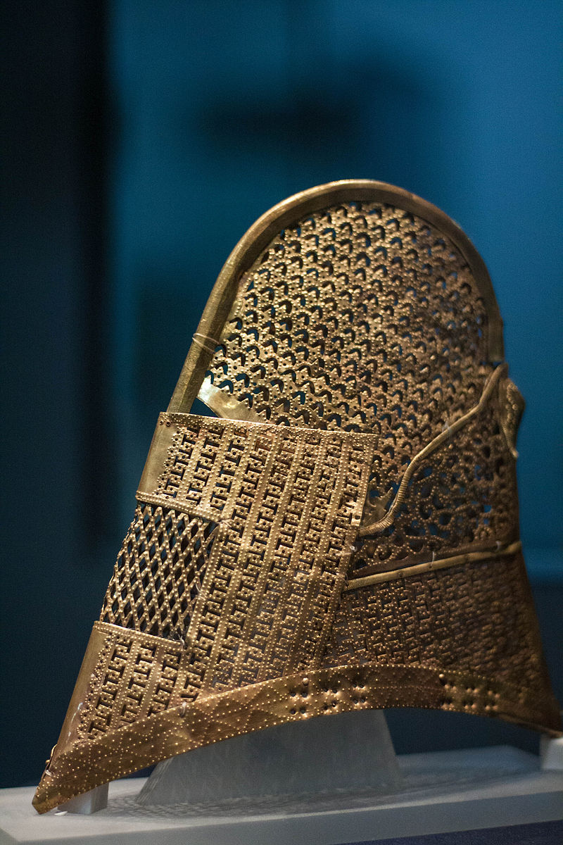 Silla_Kingdom-Golden_hat_at_Cheonmachong_in_Gyeongju,_Korea.jpg