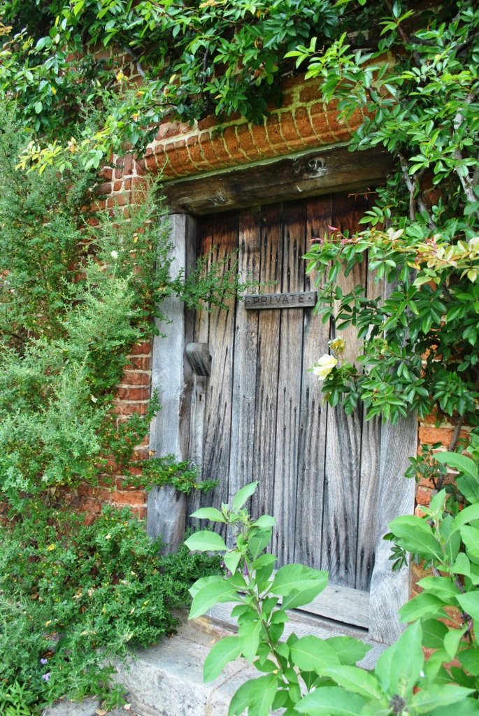 Sissinghurst_Castle_(4).JPG
