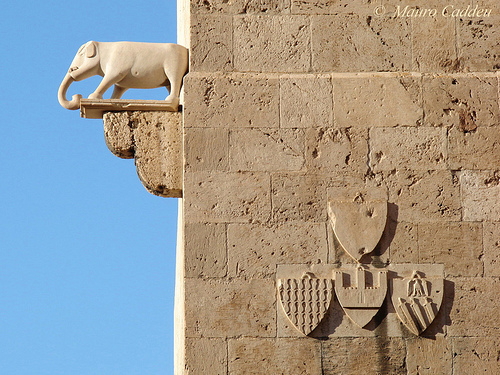 STEMMA_DI_CAGLIARI_PISANA_sulla_Torre_dell'Elefante.jpg